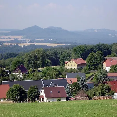 Quaint In Mittelndorf With Valley View アパート
